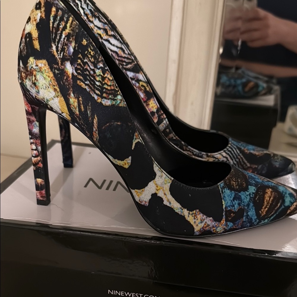 Nine West Black and Blue Stiletto Heels - Picture 2 of 3